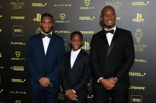 职业生涯, 但他同时以 职业生涯, 但他同时以