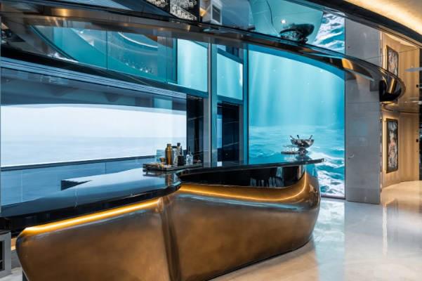 ad, ad, 它的甲板有