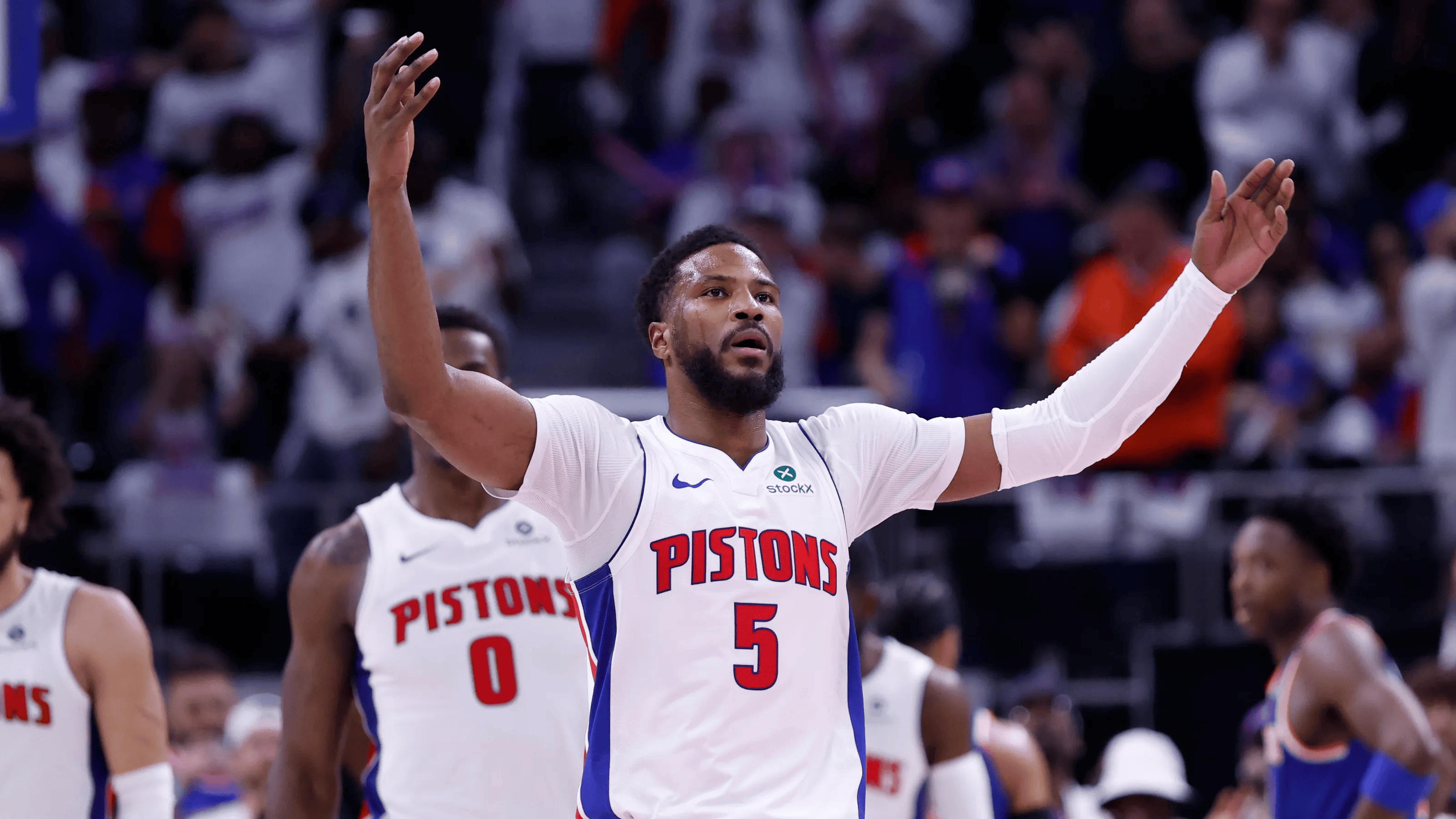 万美元非纳, 拥有